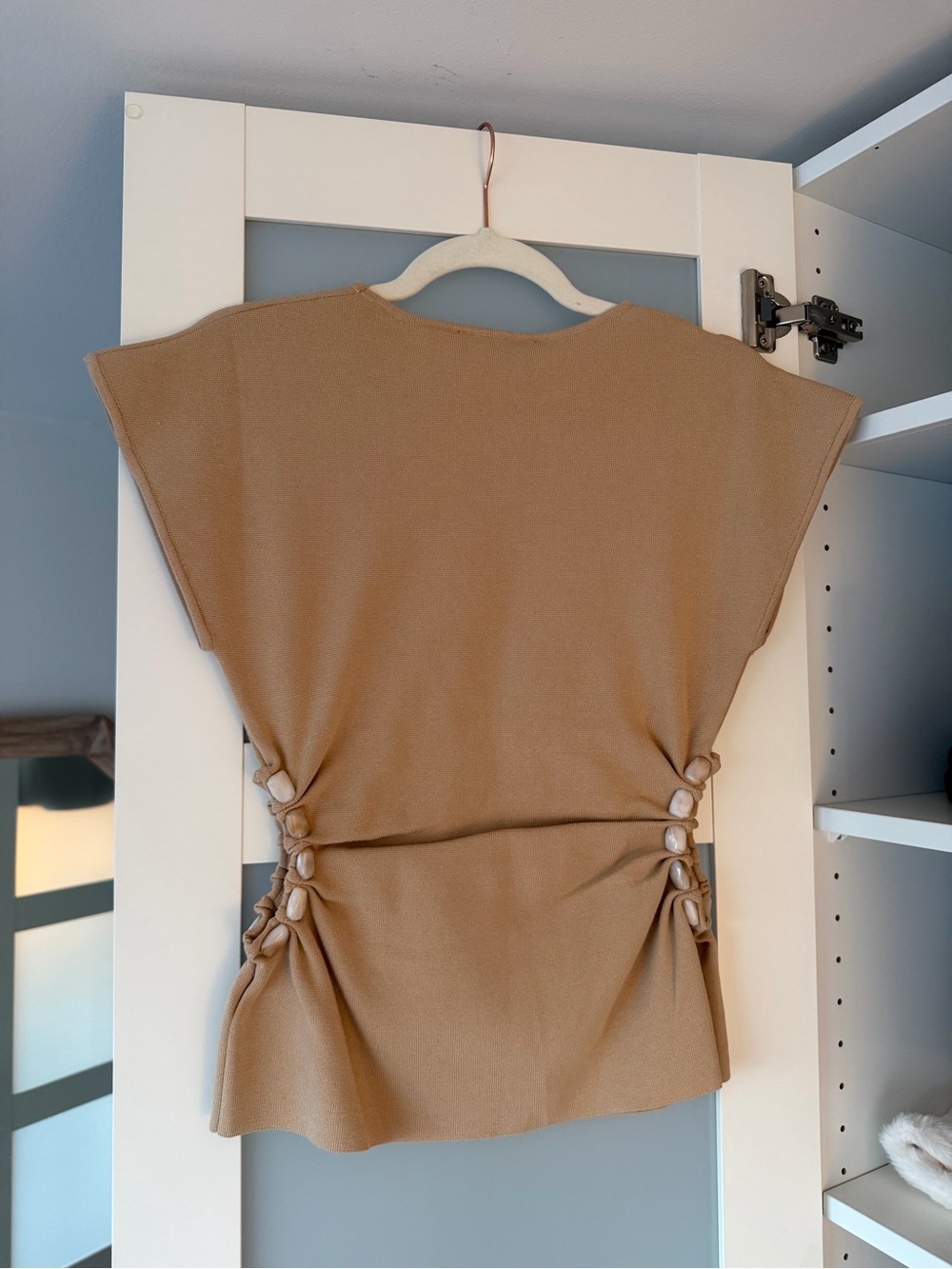 Zara Beige sleeveless knit top with side cut out detailing - Picture 2 of 3